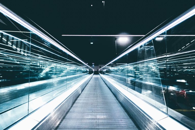 Infraestructura tecnológica: qué es, ventajas y cómo implementarla paso a paso